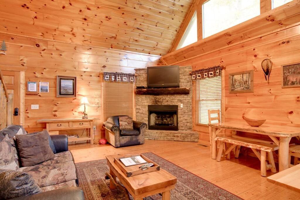Brave Eagle Cabin Sevierville Zimmer foto