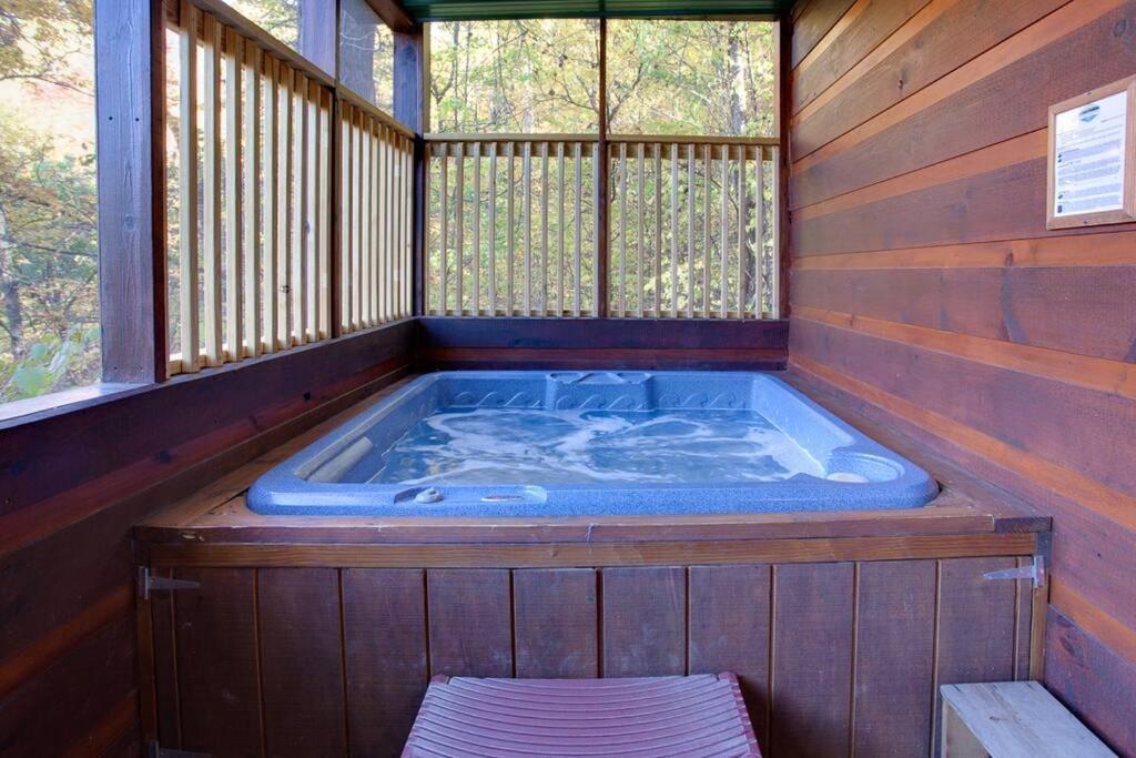 Brave Eagle Cabin Sevierville Zimmer foto